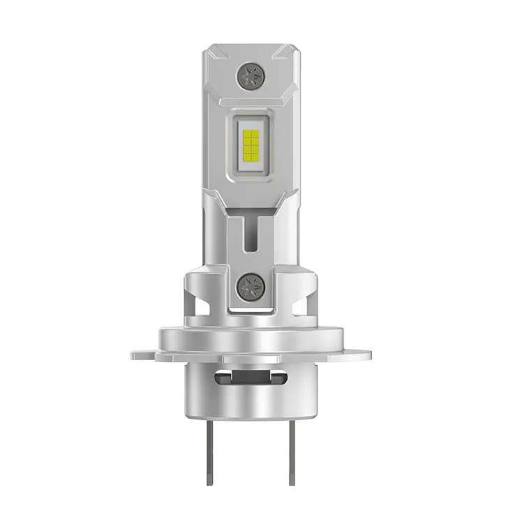 A front view of the Z25-H7 LED headlight bulb, showcasing its 3570 high-brightness LED chips and its compact, 1:1 halogen-style design.